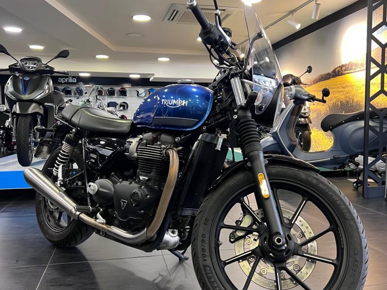 TRIUMPH STREET TWIN  900