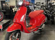 VESPA PRIMAVERA 125 RED