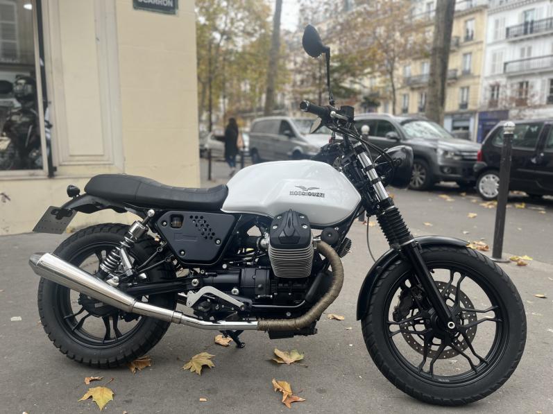 MOTO GUZZI V7 II STONE 750 BLANCHE 1ER MAIN