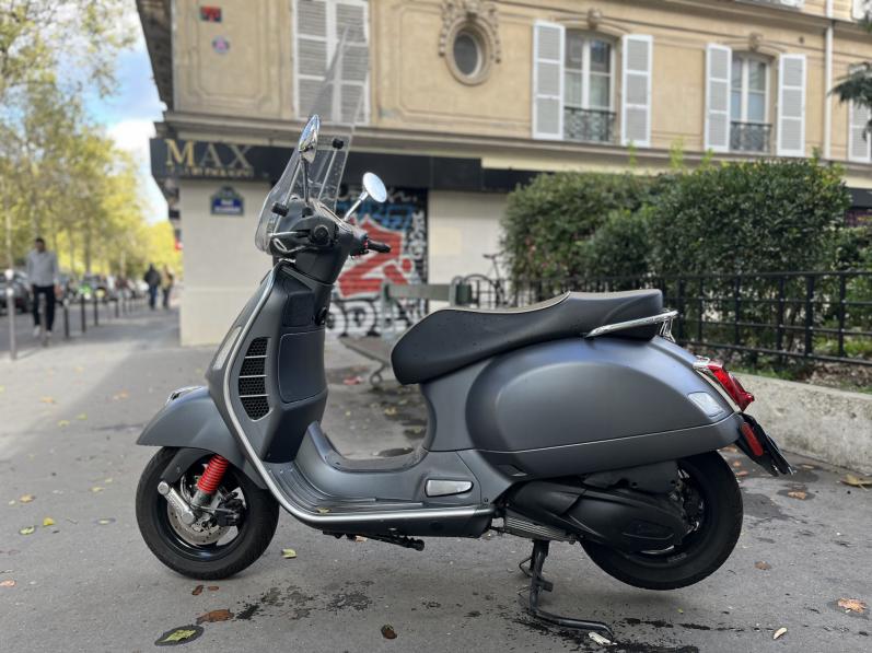 VESPA GTS 300 SPORT GRIS MAT 1ER MAIN 