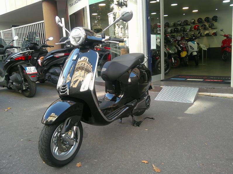 VESPA PRIMAVERA ELECTRICA  45 2025